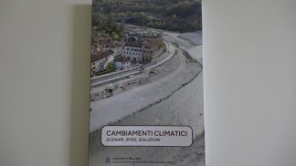 Opuscolo sul clima “negazionista”, non si placa la polemica
