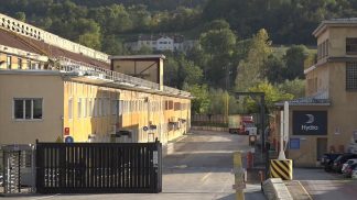 Hydro extrusion, resta aperto il nodo dei 40 esuberi