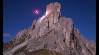 L’intervento del Soccorso Alpino: salvati a 2400 metri