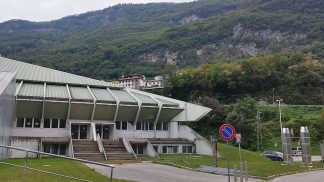 Longarone, cambio gestione per palasport e piscina comunale
